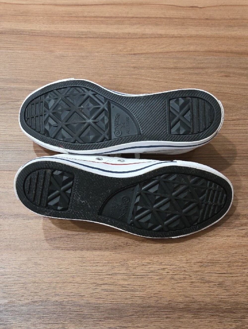 Converse White Low Top Sneakers with Red Trim - Picture 7 of 8
